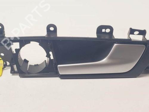 Used Rear right interior door handle Rear right interior door handle AUDI A3 Sportback (8PA) 2.0 TDI 16V (140 hp) 19339774 19339774