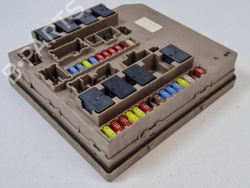 Used Fuse box Fuse box 37413741 37413741