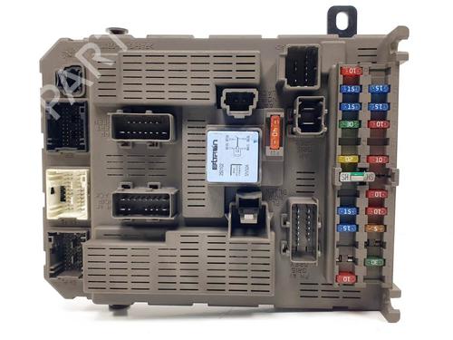 Used Fuse box Fuse box CITROËN C5 I (DC_) 2.0 HDi (DCRHZB, DCRHZE) (109 hp) 21082877 21082877