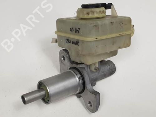 Used Brake master cylinder Brake master cylinder BMW 5 (E60) 525 d (177 hp) 6846824 6846824