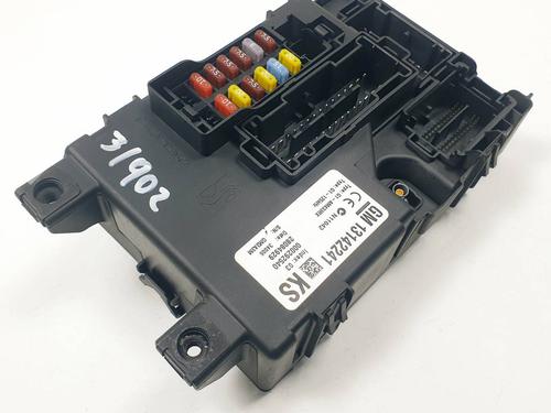 Used Fuse box Fuse box OPEL CORSA E (X15) 1.4 (08, 68) (90 hp) 31058815 31058815