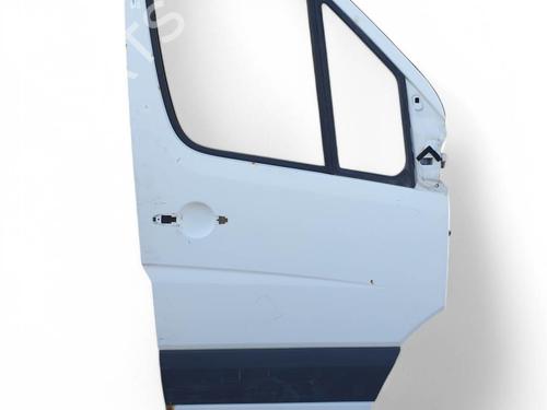 right-front-door-mercedes-benz-sprinter-35-t-platformchassis-b906-2006-2007-2008-2009-2010-2011-2012-2013-2014-2015-2016-2017-2018-24947471 main image