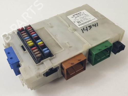 Used Fuse box VOLVO S80 II (124) D5 AWD (185 hp) 19028242