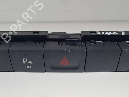 BP29849863I22 main image