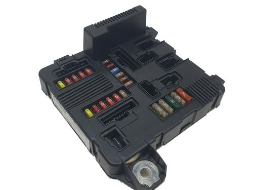 Used Fuse box Fuse box 37420683 37420683