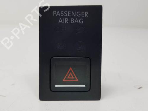 Used Warning switch VW GOLF VII (5G1, BQ1, BE1, BE2) 2.0 TDI (150 hp) 8642914