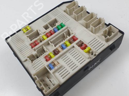 Used Fuse box Fuse box RENAULT MEGANE III Grandtour (KZ0/1) 1.6 16V (KZ0U, KZ1B, KZ1U) (110 hp) 26030263 26030263