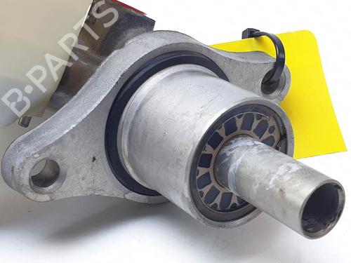 Brake master cylinder FORD FOCUS II (DA_, HCP, DP) 2.0 TDCi | BP24930158M77 