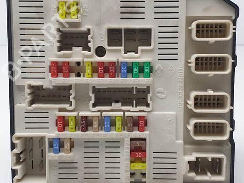 Used Fuse box RENAULT MEGANE III Hatchback (BZ0/1_, B3_) 1.6 16V (BZ0H) (101 hp) 21245647