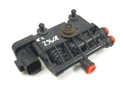 Used Electronic module Electronic module LAND ROVER RANGE ROVER SPORT I (L320) 3.0 D 4x4 (245 hp) 27885814 27885814
