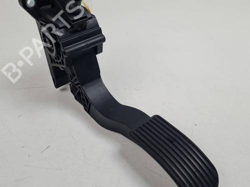 pedal-mercedes-benz-sprinter-35-t-van-b907-b910-2018-31636161 main image