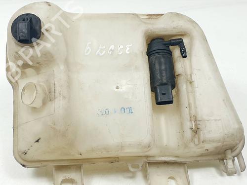 Used Windscreen washer tank Windscreen washer tank BMW 5 (E39) 520 d (136 hp) 31058939 31058939