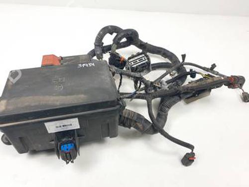 Used Fuse box FORD TRANSIT CUSTOM V362 Van (FY, FZ) 2.2 TDCi (100 hp) 31033841