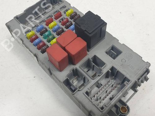 Used Fuse box Fuse box 37668621 37668621