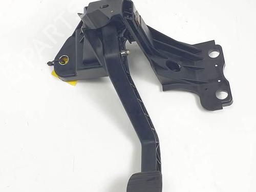Used Clutch pedal Clutch pedal RENAULT MASTER III Van (FV) 2.3 dCi 135 FWD (FV0N, FV08, FV06, FV00, FV1S) (136 hp) 25137898 25137898