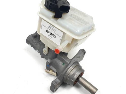 brake-master-cylinder-vw-golf-vi-variant-aj5-2009-2010-2011-2012-2013-2014-24653116 main image