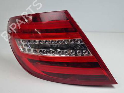 Used Left taillight MERCEDES-BENZ C-CLASS (W204) C 250 CDI (204.003) (204 hp) 30450520