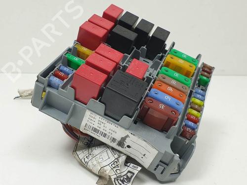 Used Fuse box Fuse box FIAT 500 (312_) 1.0 Mild Hybrid (312.AYD1B) (69 hp) 16718815 16718815