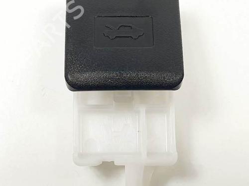 Used Hood lock TOYOTA COROLLA Hatchback (_E21_, _EA1_, _EH1_) 1.8 Hybrid (ZWE211) (98 hp) 25403839