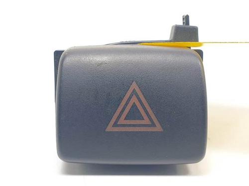 Used Warning switch HYUNDAI SANTA FÉ I (SM) 2.4 16V (146 hp) 17916048