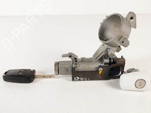 Used Electronic module Electronic module OPEL CORSA E (X15) 1.4 (08, 68) (90 hp) 17488609 17488609