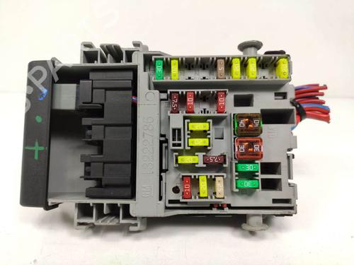 Used Fuse box Fuse box OPEL ASTRA J (P10) 1.6 (68) (115 hp) 8267169 8267169