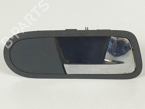 Used Front right interior door handle Front right interior door handle 13748370 13748370