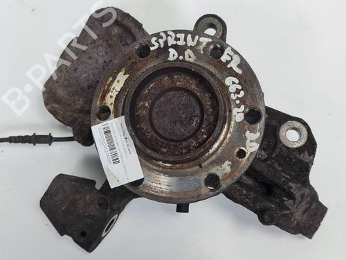 Used Right front steering knuckle Right front steering knuckle MERCEDES-BENZ SPRINTER 3,5-t Van (B906) 311 CDI (906.631, 906.633, 906.635, 906.637) (109 hp) 6855599 6855599