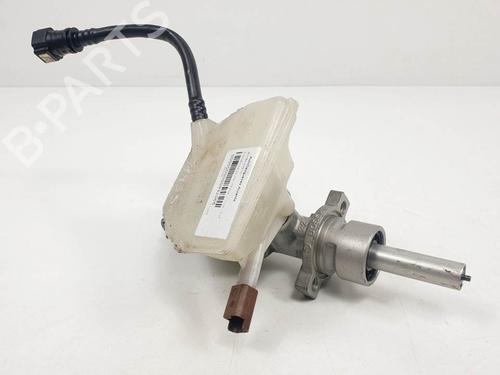Used Brake master cylinder Brake master cylinder CITROËN C4 Coupe (LA_) 1.6 HDi (90 hp) 13731616 13731616