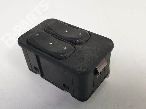 Used Left front window switch OPEL CORSA C (X01) 1.2 Twinport (F08, F68) (80 hp) 10322553