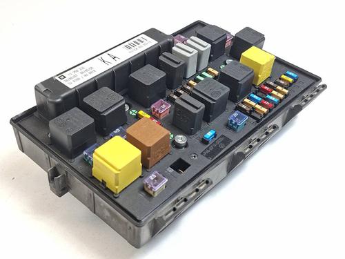 Used Fuse box Fuse box 39162815 39162815