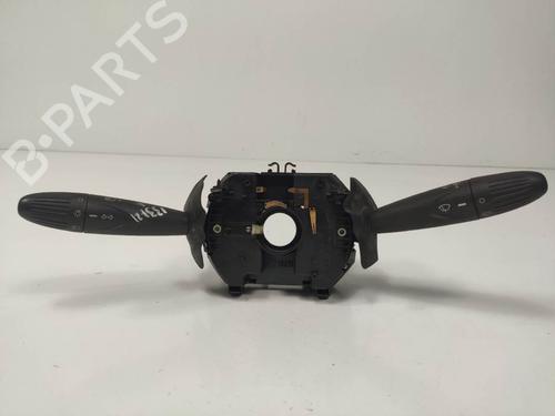 Used Headlight switch Headlight switch FIAT PUNTO (188_) 1.2 16V 80 (188.233, .235, .253, .255, .333, .353, .639,... (80 hp) 8330669 8330669