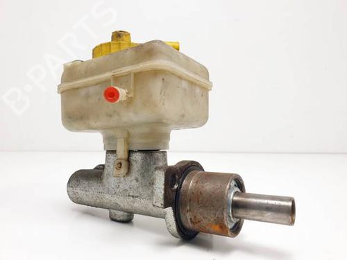 Used Brake master cylinder VW GOLF IV (1J1) 1.6 (100 hp) 6856402
