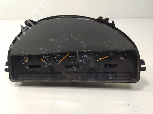 Used Instrument cluster MERCEDES-BENZ M-CLASS (W163) ML 270 CDI (163.113) (163 hp) 8417984