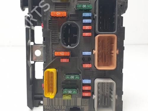 Used Fuse box Fuse box 21800730 21800730