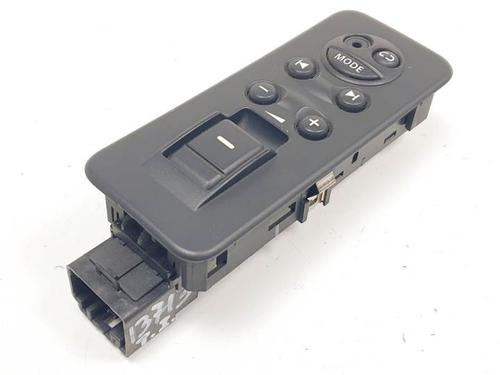 Used Left rear window switch LAND ROVER DISCOVERY III (L319) 2.7 TD 4x4 (190 hp) 16579324
