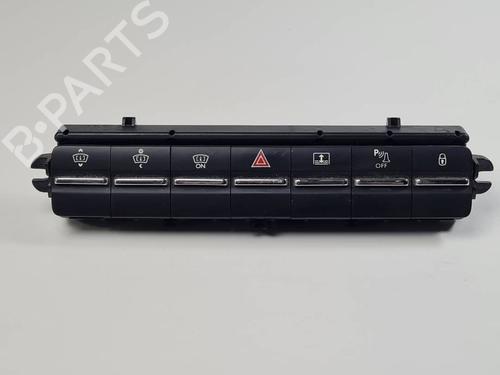 Comutador / Botão 4 piscas Comutador / Botão 4 piscas PEUGEOT 5008 (0U_, 0E_) 1.6 BlueHDi 120 (120 hp) 34512289 34512289