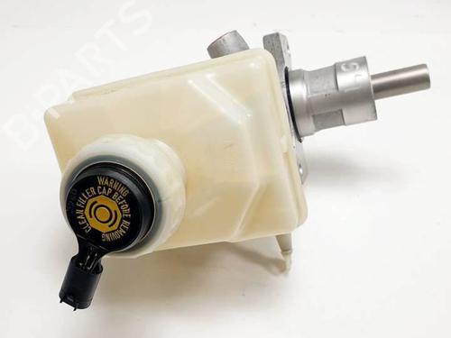 Brake master cylinder LAND ROVER DISCOVERY IV (L319) 3.0 TD 4x4 | BP18333475M77 