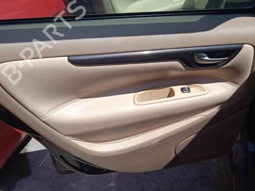 Front left lock VOLVO V70 II (285) D5 | BP8049406C98 