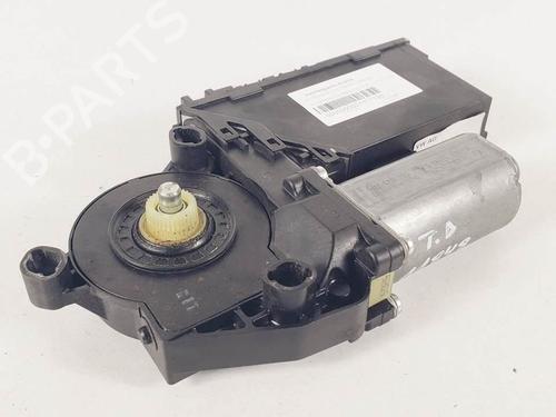 Used Right rear window motor Right rear window motor VW TOUAREG (7LA, 7L6, 7L7) 2.5 R5 TDI (174 hp) 17339412 17339412