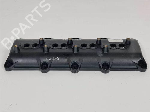 Used Valve cover Valve cover JEEP GRAND CHEROKEE III (WH, WK) 5.7 V8 4x4 (326 hp) 13953819 13953819