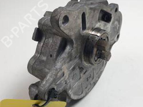 Used Vacuum pump AUDI A4 B8 (8K2) 2.0 TDI (143 hp) 30694345