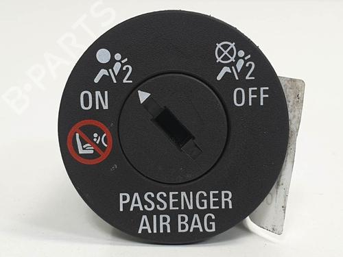 Used Switch Switch OPEL INSIGNIA B Grand Sport (Z18) 2.0 CDTi (68) (170 hp) 6893323 6893323