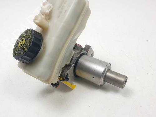 brake-master-cylinder-mercedes-benz-vaneo-414-2002-2003-2004-2005-31272215 main image