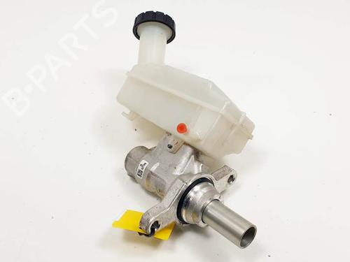 Used Brake master cylinder RENAULT CAPTUR II (HF_) TCe 90 (HFM6) (91 hp) 24990300