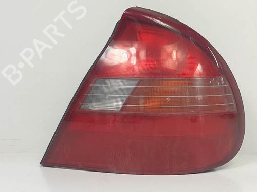Used Right taillight HYUNDAI SONATA III (Y-3) 2.0 i 16V (125 hp) 10285695