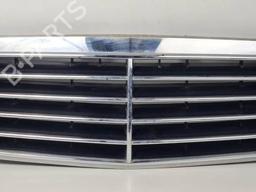 Used Grille MERCEDES-BENZ CLK Convertible (A208) CLK 230 Kompressor (208.447) (193 hp) 30998279