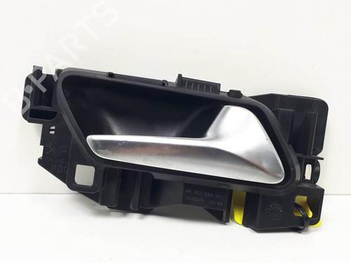Used Rear right interior door handle Rear right interior door handle CITROËN C4 III (BA_, BB_, BC_) 1.2 PureTech 130 (BAHNSA, BAHNSB) (130 hp) 16840986 16840986