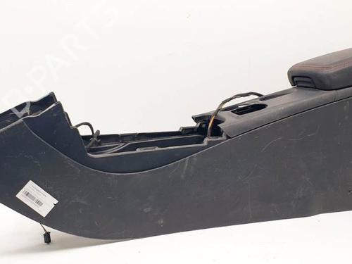 Used Armrest / Center console Armrest / Center console MERCEDES-BENZ GLA-CLASS (X156) GLA 220 d 4-matic (156.905) (177 hp) 7464861 7464861