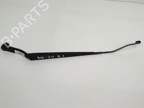 Used Front windshield wiper arm Front windshield wiper arm KIA SORENTO I (JC) 2.5 CRDi 4WD (140 hp) 6849090 6849090